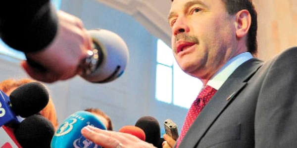 Pogea: Economia României ar putea scădea în 2010 cu 0,5%