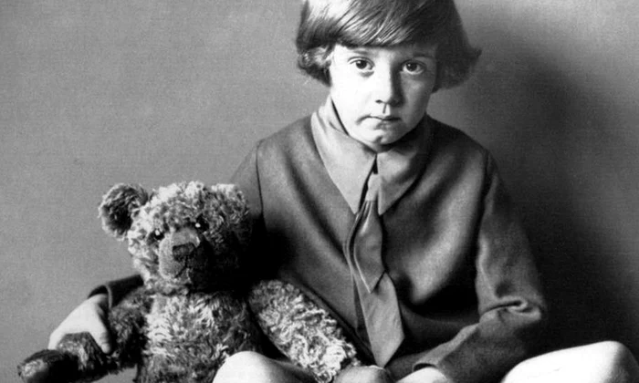Ursul şi soldatul  Povestea adevărată a lui Winnie the Pooh jpeg