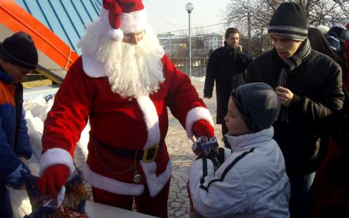 mos craciun la patinoar