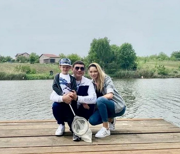 Cristi Borcea, Valentina Pelinel și fiul lor, Milan