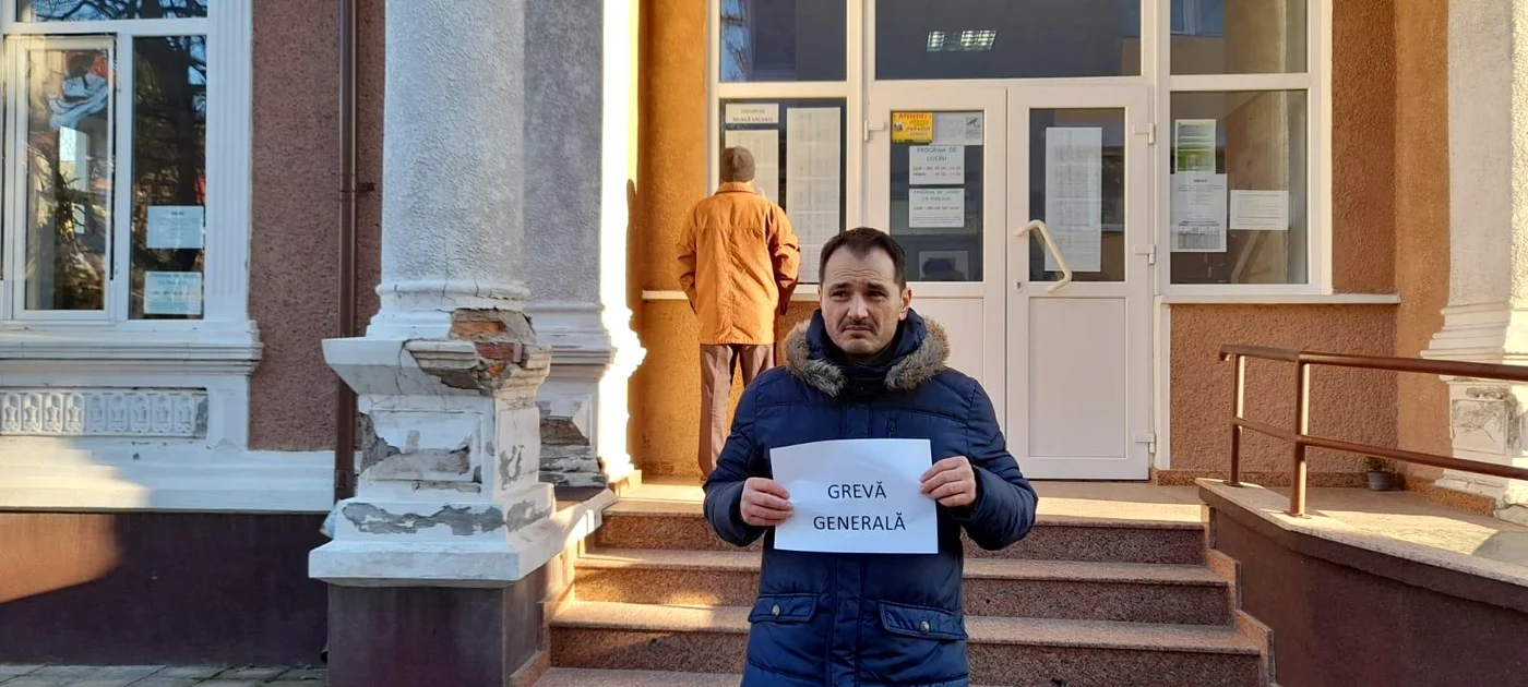 Adrian Bulgaru, un grevist „singuratic“ FOTO Mesagerul Neamț