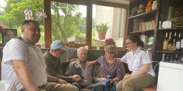 Cel mai longeviv veteran de război Ilie Ciocan din Galicea Vâlcea la 110 ani Foto MApN jpg