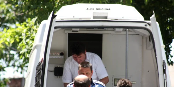 Profesorul de matematică este acuzat d eluare de mită şi fals intelectual 
