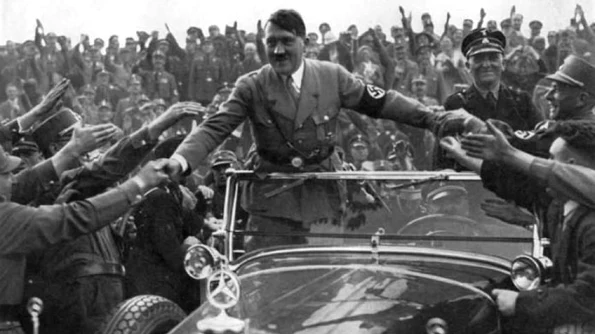 Aviaţia britanică a vrut să îl răpească pe Hitler jpeg