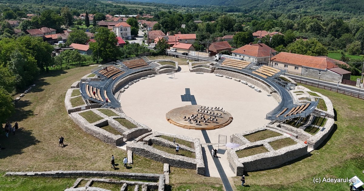 „Amfiteatrul din Sarmizegetusa, redeschis după trei ani de lucrări, arată complet diferit”