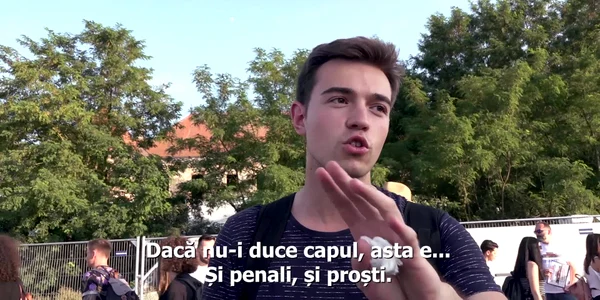 Ce
părere au tinerii de la Electric Castle despre clasa politică:
„Suntem atei şi nu credem că Dragnea e Dumnezeu”