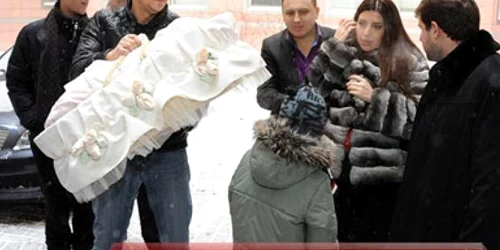 Ilan a fost însoțit de prieteni