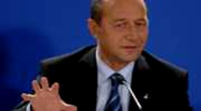 Preşedintele continuă războiul cu presa: ''Unii ziarişti îşi denigrează propria ţară şi propriul stat"