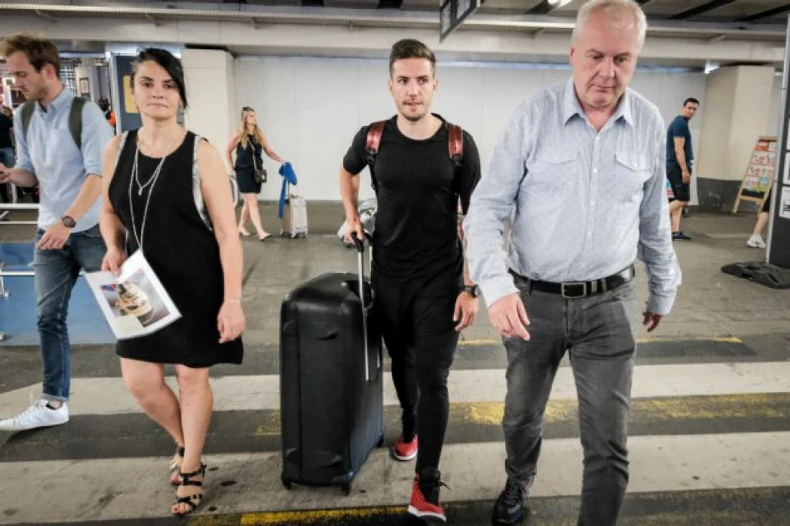 
    Chipciu a fost aşteptat la aeroport de oficialii lui Anderlecht  