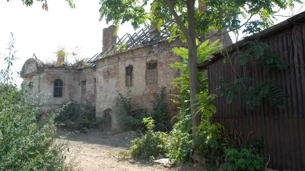 Cazarma Husarilor din Oradea, la un pas de colaps jpeg