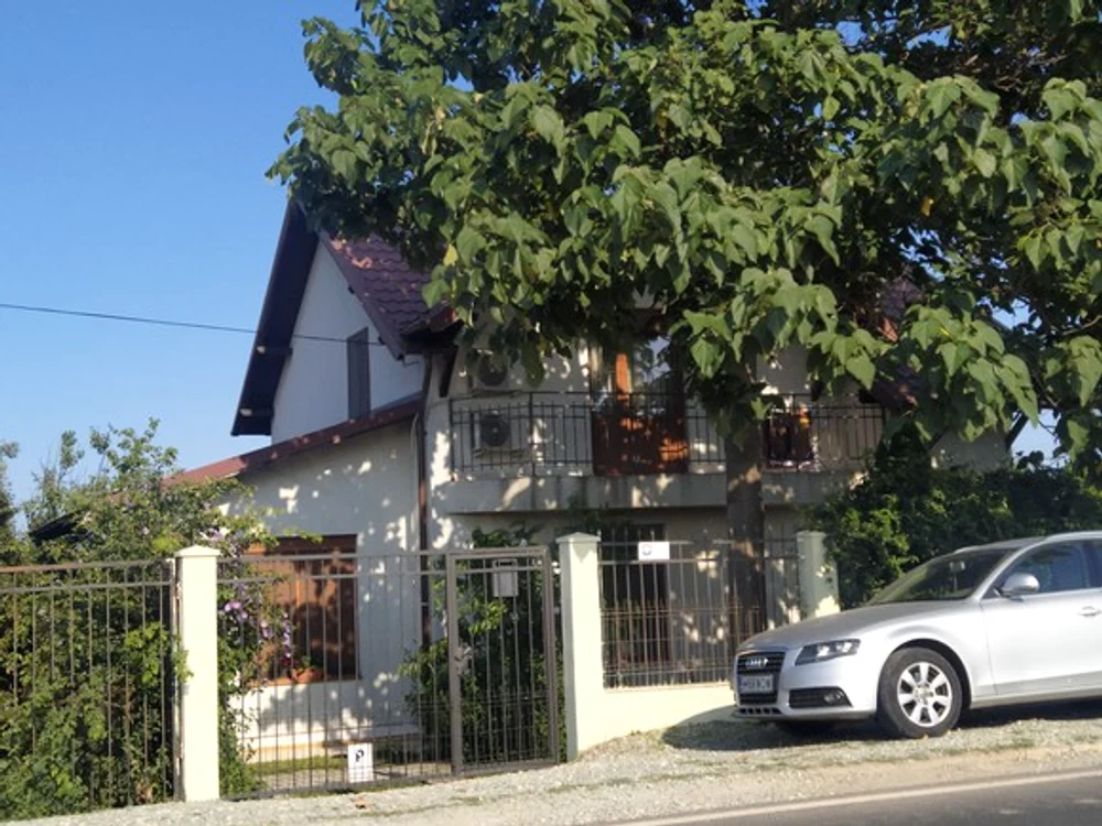 
    Alexandru Arșinel închiriază  vila din staţiunea 2 Mai  