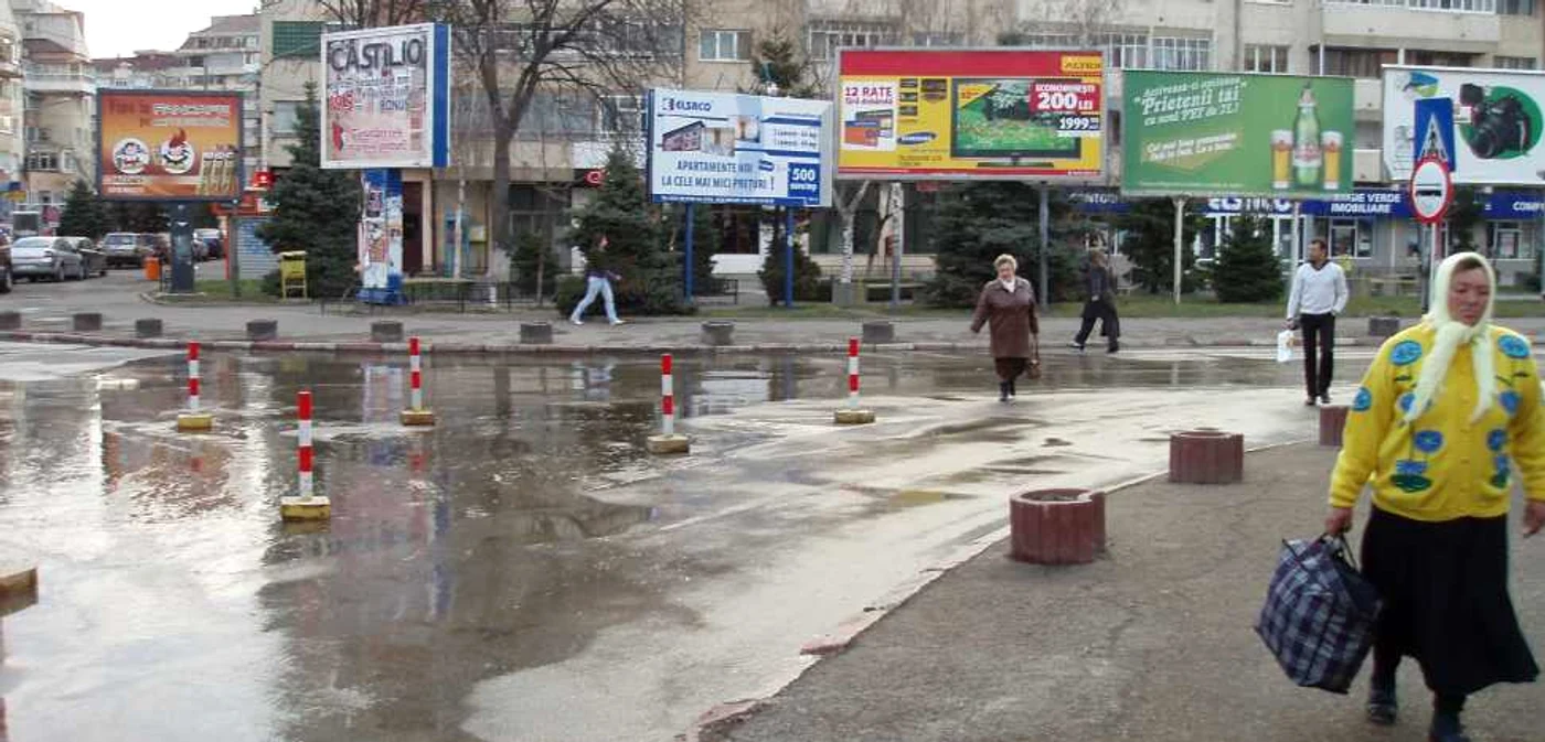 Ziua Mondială a Apei a început cu o avarie la reţeaua de apă a oraşului