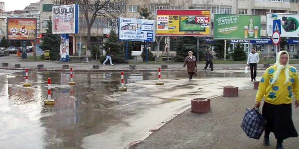 Ziua Mondială a Apei a început cu o avarie la reţeaua de apă a oraşului