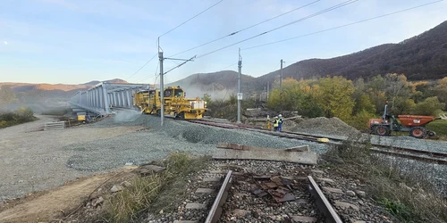 Calea ferată Simeria Arad la Brănișca și podurile peste Mureș Foto Daniel Guță ADEVĂRUL (9) jpg