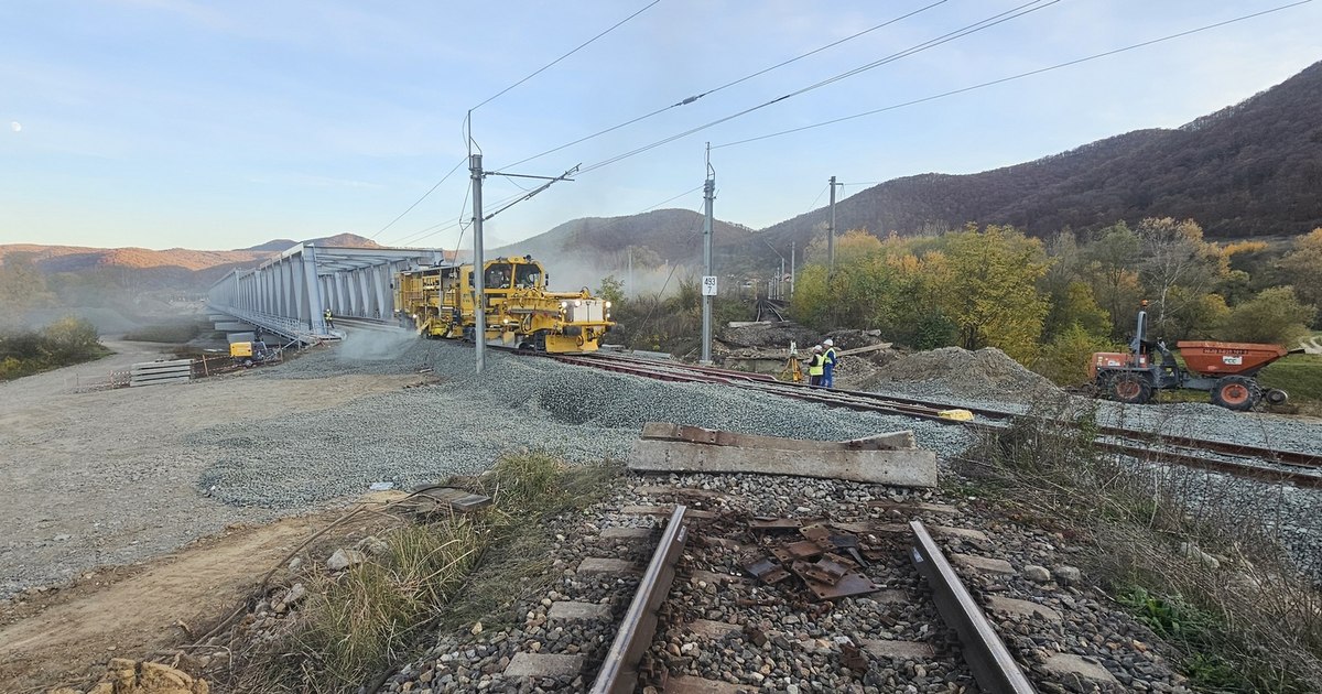În 2026, România finalizează sute de kilometri de feroviar modernizat. Ce schimbări aduce?