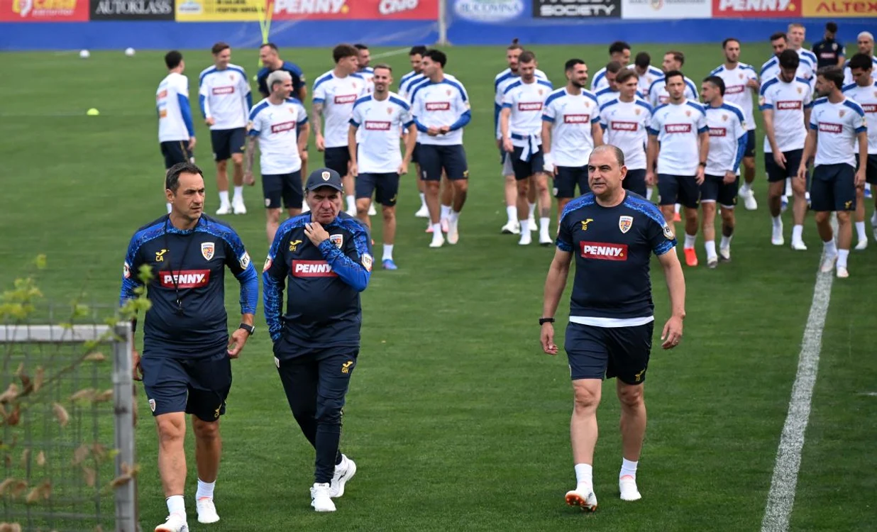 Gică Hagi și staff-ul lui au început munca la Mogoșoaia