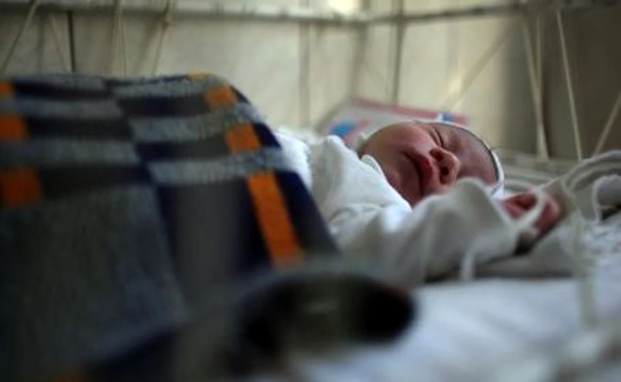 
    Bebeluşul se află în îngrijirea Asistenţei Maternale  