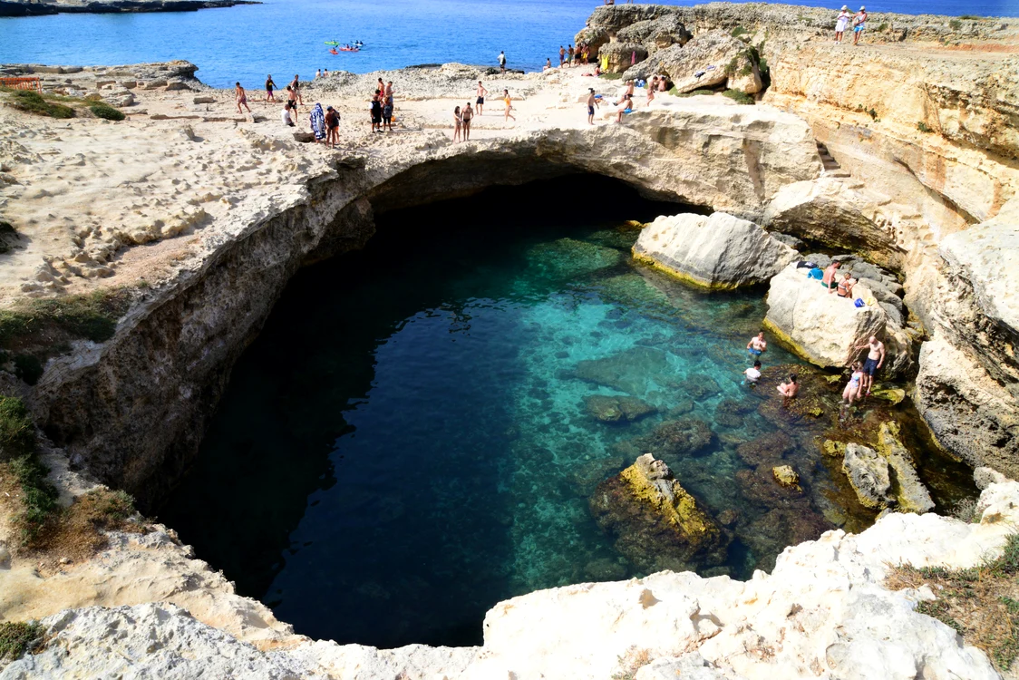 Grotta della Poesia se află în localitatea Roca Vecchia (Foto: Profimedia)