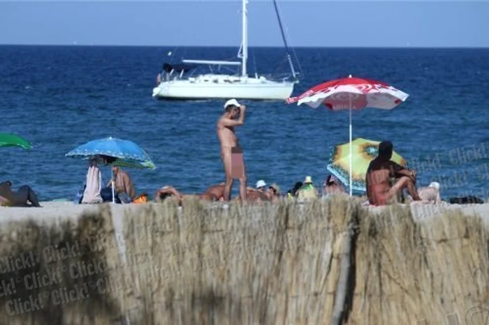 Nudisti pe litoralul romanesc (Foto: Alex Muscaliu)