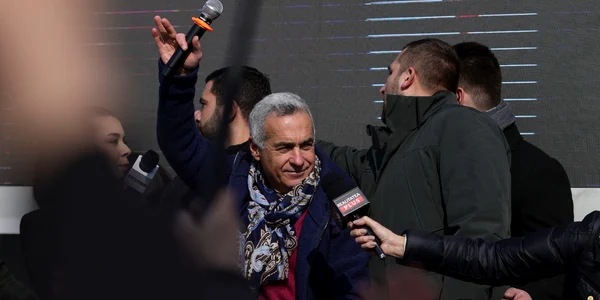 Calin Georgescu protest Inquam Photos   Octav Ganea jpg