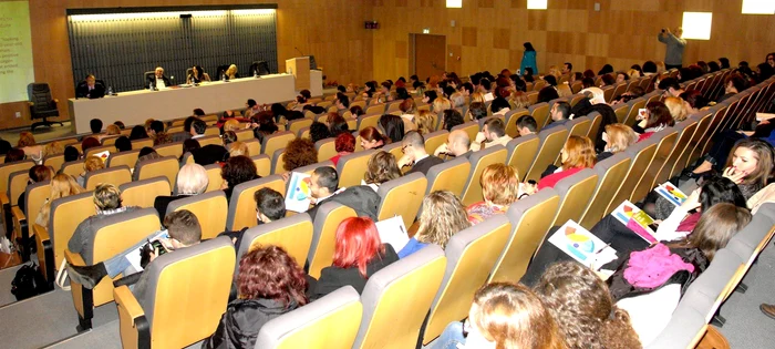 Această conferinţă a fost un succes şi încă o dată s-a dovedit faptul că temele despre sexualitate sunt inepuizabile şi prezintă un interes major