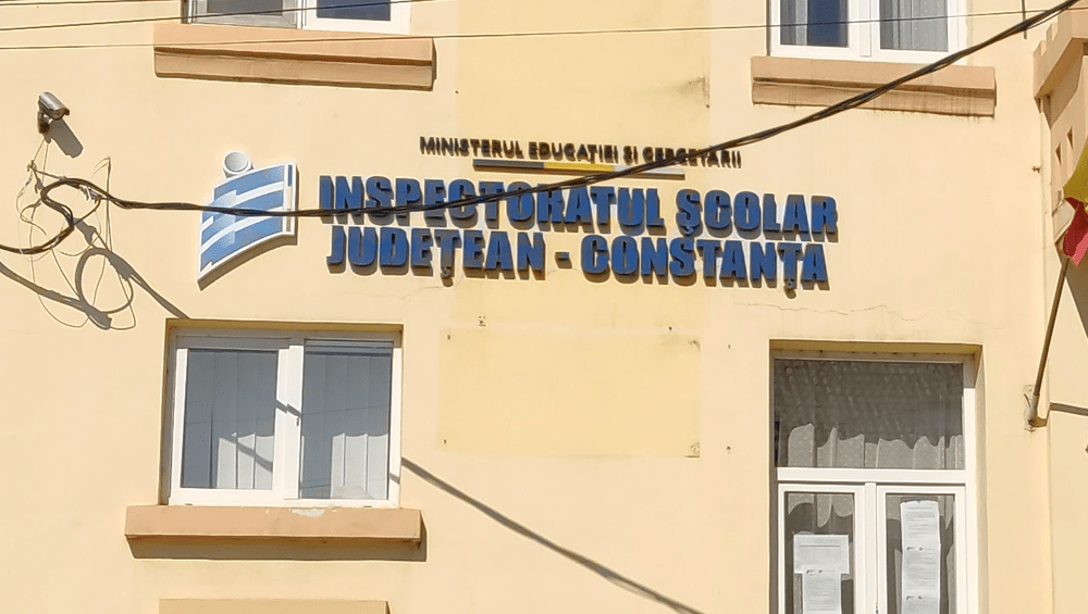 Trafic de influență la IȘJ Constanța. Șpagă în varză, porc, brânză și pește pentru un post în învățământ