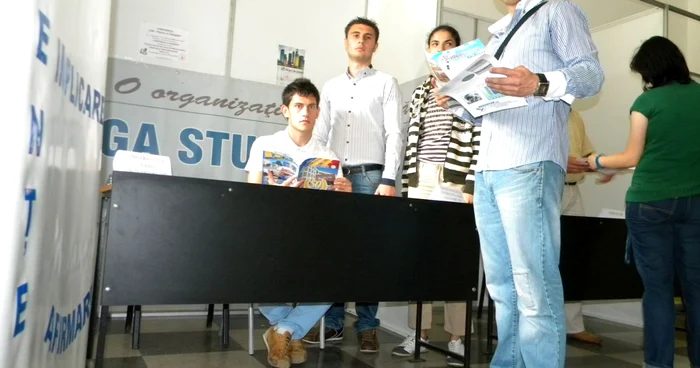 Studenții caută un loc unde să facă practică