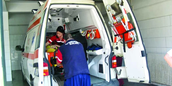 Adolescentul a fost transportat la spital