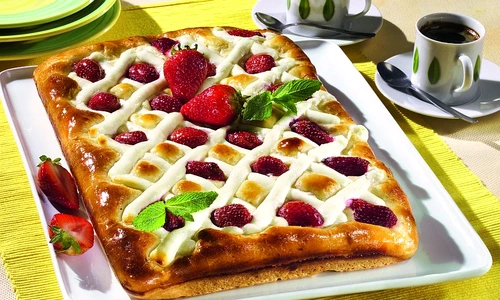 tarta de branza si capsuni cu budinca de vanilie jpeg