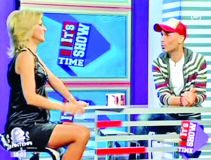Prezintă, la Antena 2,  o emisiune despre  mondenităţi, “It’s Show  Time” (luni-joi, 18.15)