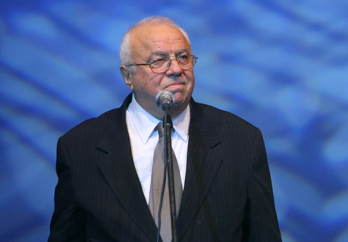 Alexandru Arşinel a lansat două albume muzicale înainte de Sărbători