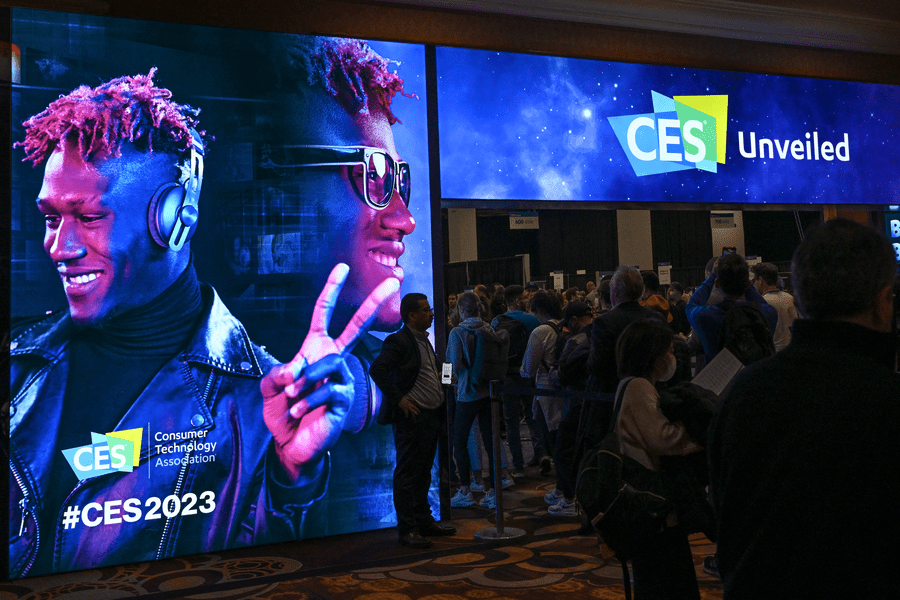 CES 2023. Cele mai bizare dispozitive: toaleta care-ți testează urina și perna care reduce sforăitul