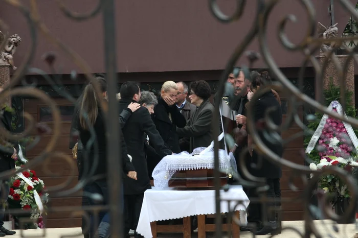 Soţia a plâns la căpătâiul lui Gheorghiţă Mararu