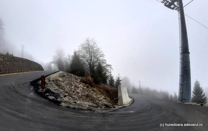 Noua şosea din Parâng. Foto: Daniel Guţă. ADEVĂRUL