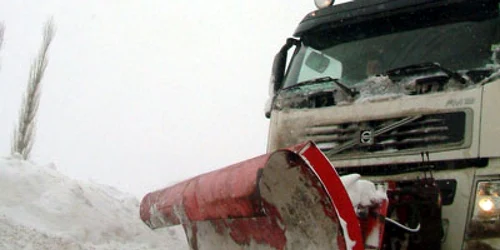 Utilaj la deszăpezire. FOTO: ARHIVĂ