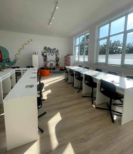 O sală de clasă din Arad FOTO Cetatea Voluntarilor 
