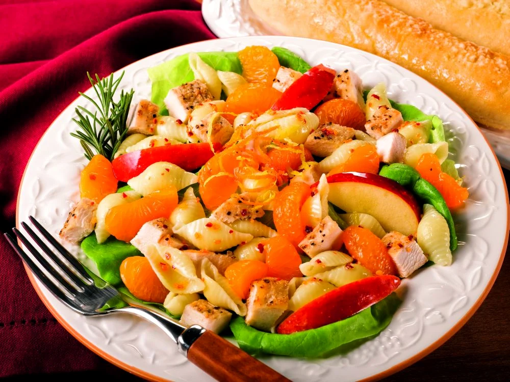 paste salata pui fructe jpeg