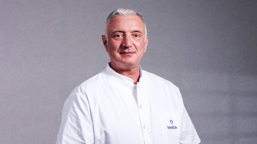 #MediciBuni – Dr. Marius Scarlat, MedLife: „Nu trebuie să pleci în străinătate pentru diagnostic sau tratament. Se face performanță și în România”