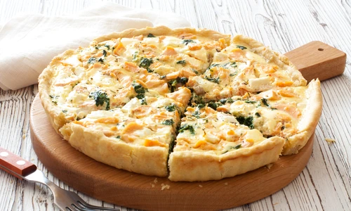 Tarta cu peste  Sursa foto shutterstock 691746835 jpg
