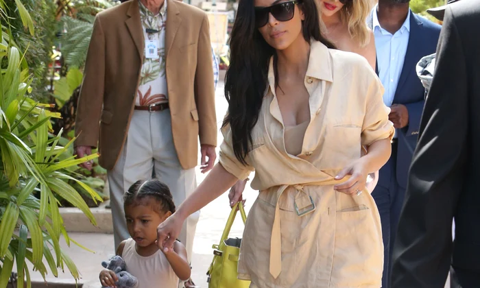kim kardashian hepta 2505862 jpg jpeg