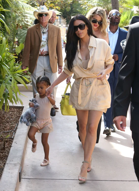 kim kardashian hepta 2505862 jpg jpeg