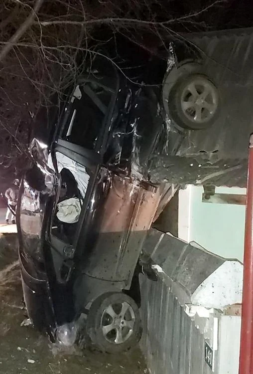 Lipsa de experienţă şi viteza au fost cauzele accidentului de la Rediu FOTO ISU Neamţ