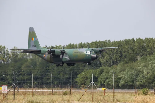 Românii din Afganistan s-au întors în ţară cu un avion Hercules FOTO Inquam Photos / Sabin Cirstoveanu