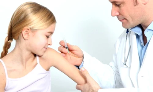 fetita vaccinata jpeg