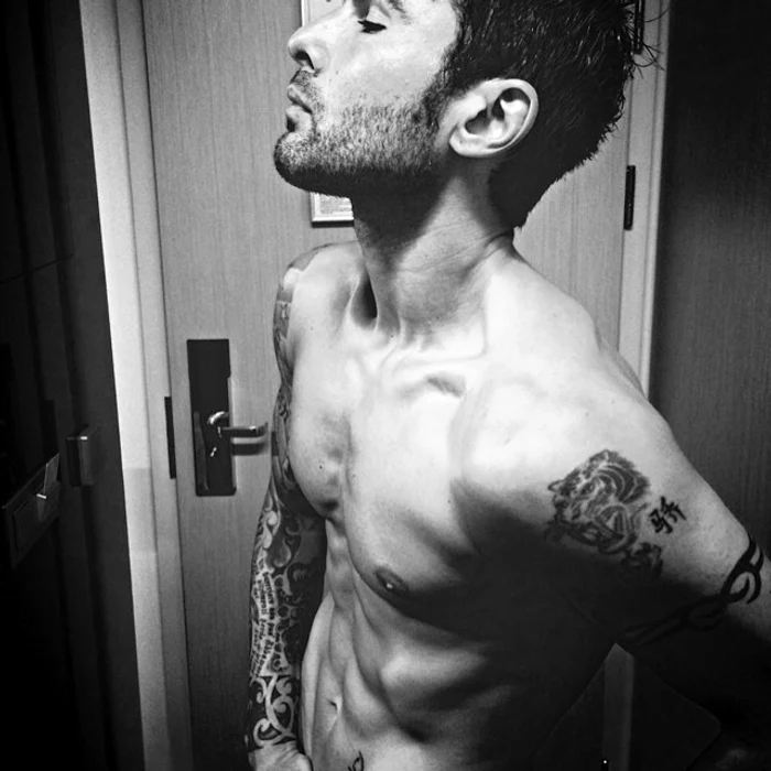 
    Adrian Mutu se plictiseşte în cantonamentul echipei din SloveniaFoto Instagram  