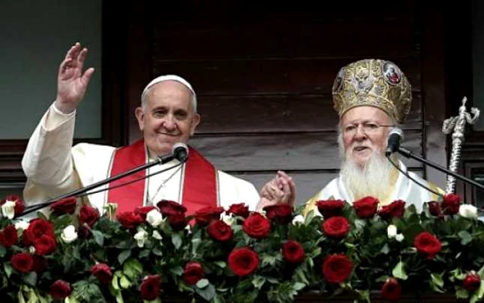 Bartolomeu I al Constantinopolului (dreapta), alături de Papa Francisc (stânga) în noiembrie 2014, la Istanbul FOTO Getty Images