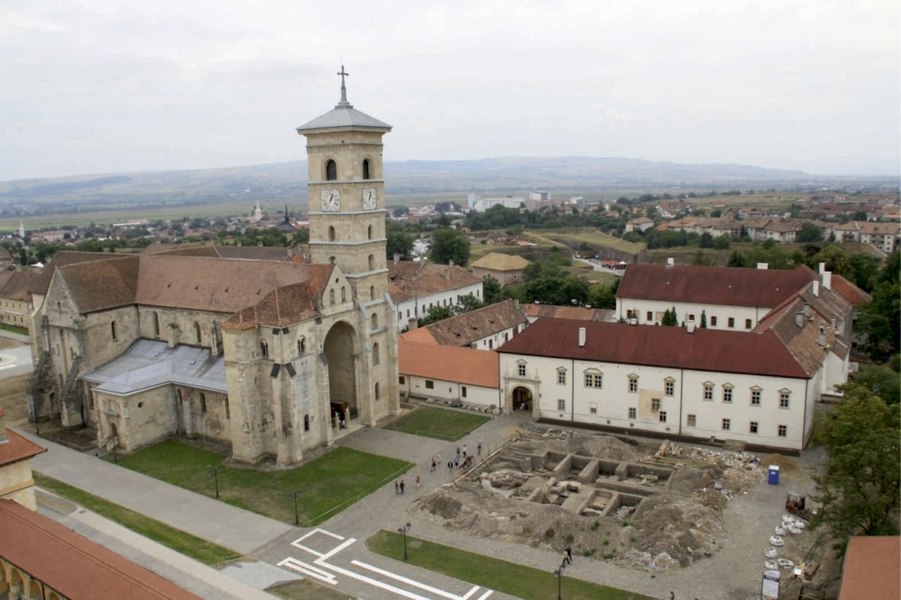 Biserică de rit răsăritean, veche de un mileniu, descoperită la Alba Iulia. Cum va fi marcată urma ruinelor VIDEO