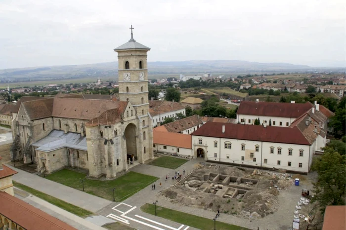 Ruinele bisericii vechi de peste 1000 de ani vor fi marcate pietonal FOTO albaiuliaqr.ro
