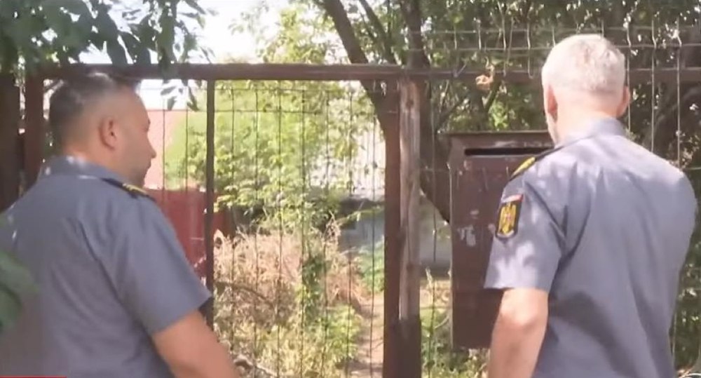 Casa abandonată din București în care figurează 1.000 de firme: ce au găsit inspectorii ANAF în cadrul operaţiunii „Cuibul de fantome"