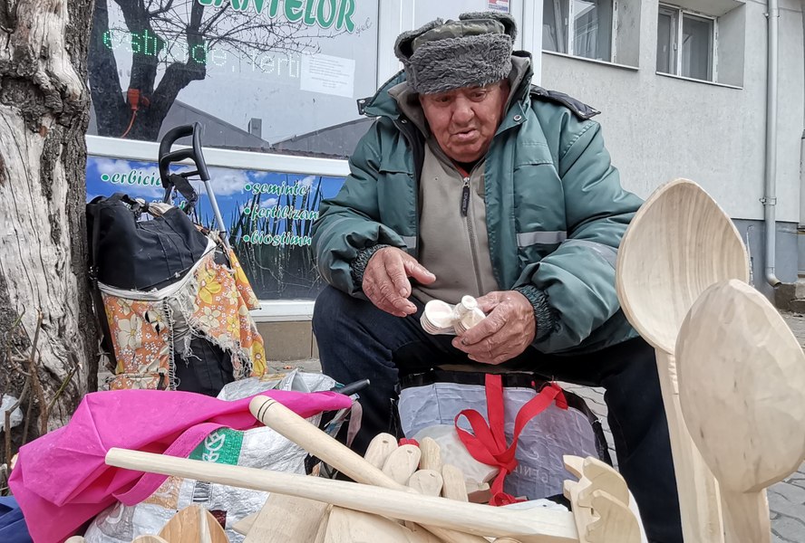 Moșii de Iarnă și meșteșuguri aproape dispărute. „Toți olarii vindeau enorm la târg, nu se întorcea nimeni acasă cu vreun vas”